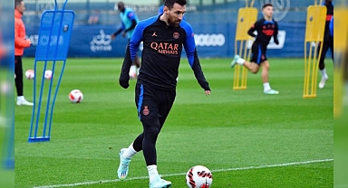 Depremzedeler yararına! Lionel Messi komşuya geliyor!