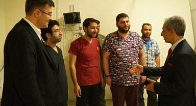 Dusak, hasta ve hasta yakınlarıyla görüştü