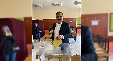İYİ Parti Adayı Yetim oyunu kullandı!