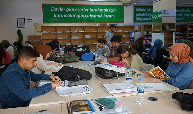 Karaköprü Okuma Evleriyle Gençlerin Yanında