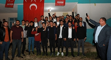 MHP’li Adaylar Girmedik Mahalle Bırakmıyor!