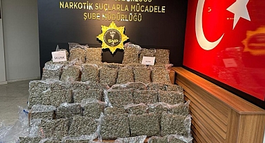 Urfa’da araç durduruldu! Paketler halinde uyuşturucu ele geçirildi!