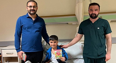 Urfa’da görev alan doktordan kitap okumaya teşvik!