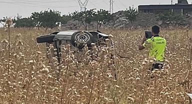 Urfa'da kaza! Önce yayaya çarptı ardından şarampole uçtu!