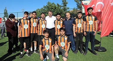 Vali Ayhan duyurdu: Urfa’daki spor kulüplerine 3 milyonluk yardım!