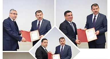 Vali Salih Ayhan’dan Sağlık Müdürlüğüne Başarı Belgesi