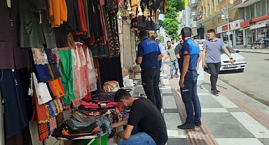Viranşehir'de zabıta ekiplerinden kaldırım işgali denetimi!