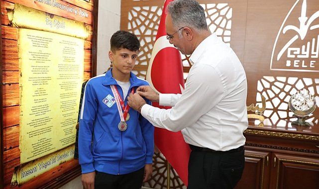 Başkan Mehmet Kuş Şampiyonları Ödüllendirdi