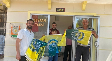 Büyükşehir dağıttı: Urfa sokakları sarı yeşile büründü