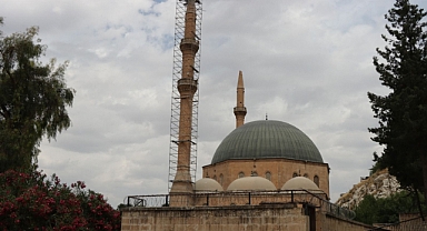 Depremde yıkılmıştı: Dergah Camii Minaresinde onarım çalışmaları başladı