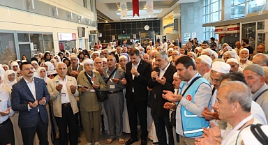 Dualarla uğurlandılar! Şanlıurfa’dan kutsal topraklara yolculuk başladı!