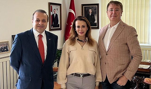 Eski Şanlıurfa Milletvekilinin bulunduğu fotoğraf gündem oldu!