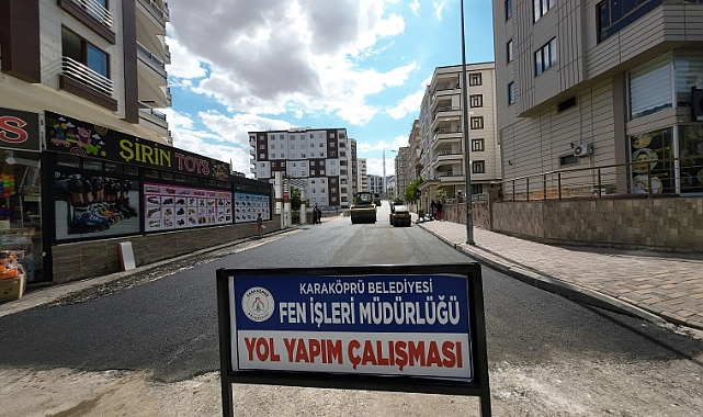 Karaköprü'de asfaltla yol yenileme çalışmaları sürüyor
