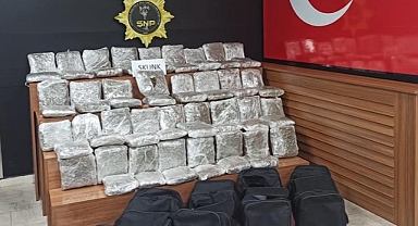 Urfa'da durdurulan araçta onlarca kilo ele geçirildi!