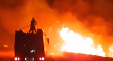Urfa'da gece saatlerinde korkutan yangın!