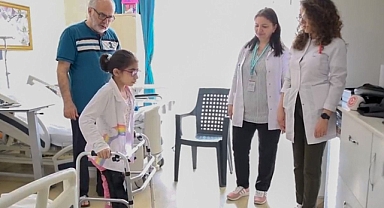 Urfa’da göçük altından kurtarılmıştı: Aylar sonra yürümeye başladı!