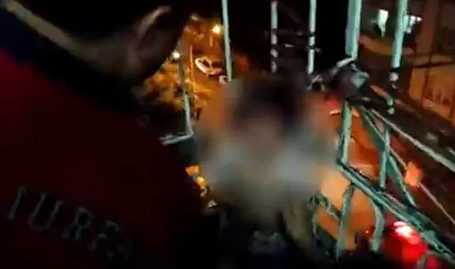 Urfa'da küçük çocuğun yardımına itfaiye yetişti!
