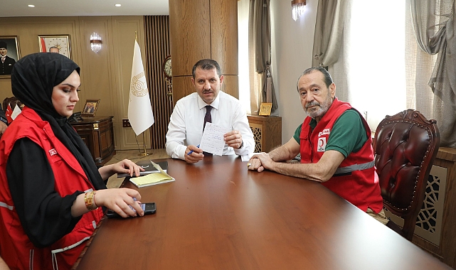 Vali Ayhan'dan Kurban Bağışı