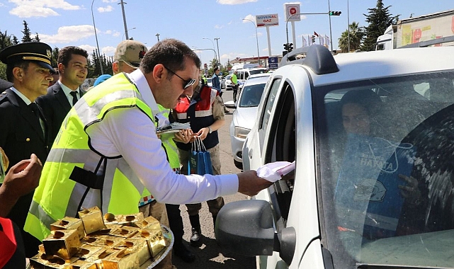Vali Ayhan trafik konusunda uyarıda bulundu!