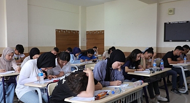 Viranşehir Belediyesinden Yks Öğrencilerine Son Deneme Sınavı