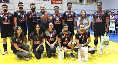 Viranşehir’de kurumlar arası voleybol turnuvası sona erdi!
