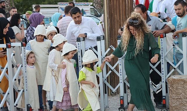 Minik arkeologlar kızılkoyun nekropolünde kazı yaptı