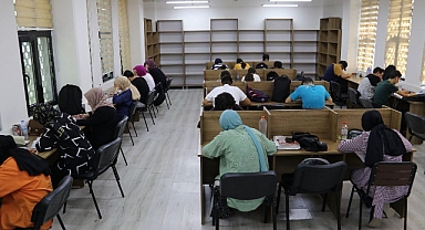 Öğrenciler için serin ders çalışma ortamı karaköprü okuma evleri