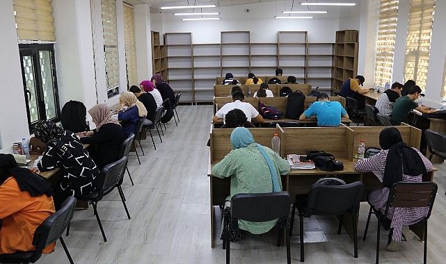 Öğrenciler için serin ders çalışma ortamı karaköprü okuma evleri