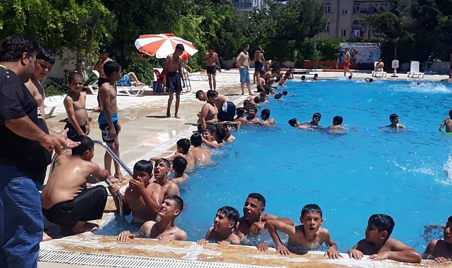 Sıcak Hava Bunalttı Vatandaşlar Büyükşehir’in Havuzlarına Koştu
