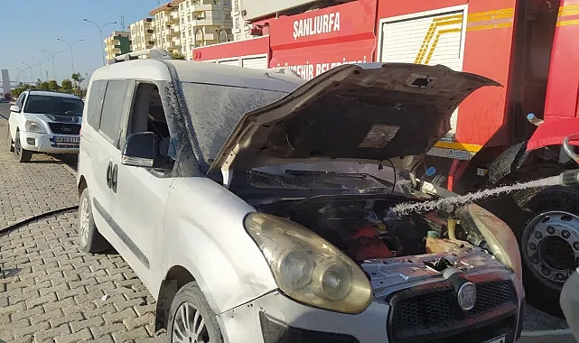 Urfa'da bir araç cayır cayır yandı!