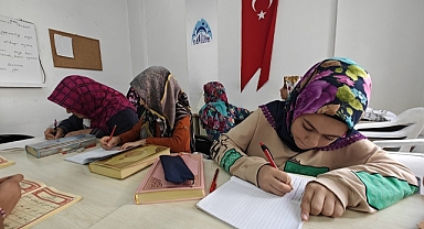 Yediden Yetmişe Kadınlar Burada Buluşuyor