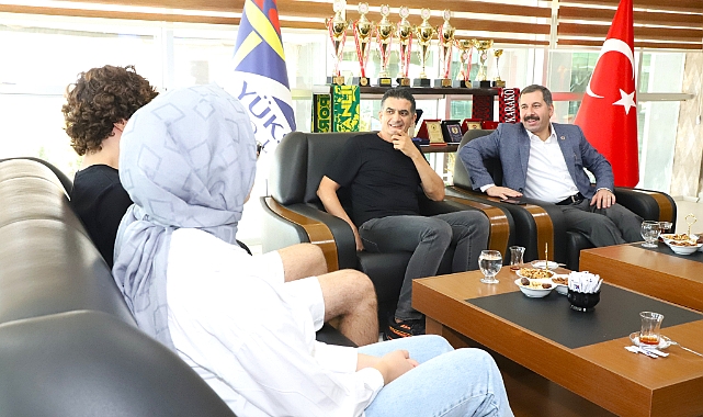 Başkan Baydilli Yks'de Dereceye Giren Öğrencileri Ödüllendirdi