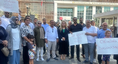 Bilal Tekatlı ve beraberindekiler Sultanoğlu’nu protesto ettiler