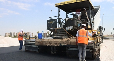Büyükşehir'in Viranşehir'de asfalt çalışması tüm hızıyla sürüyor