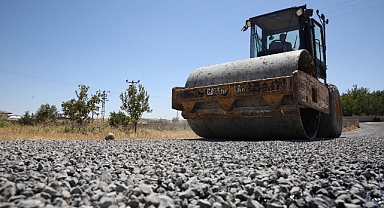 Karaköprü Kırsalında Yol Seferberliği Sürüyor