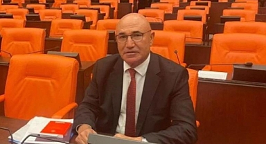 Mahmut Tanal'dan tartışmalı atama kararı sonrası Meclis'te oturma eylemi