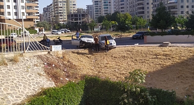 Şanlıurfa’da kaza! Dereye uçmaktan son anda kurtuldular!