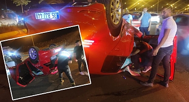 Urfa’da araç devrildi! Yardıma itfaiye yetişti!