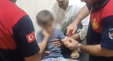 Urfa'da parmağına yüzük sıkışan çocuk hastanelik oldu!