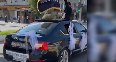 Urfa'da tepki çeken konvoy! Bayrak açıp slogan attılar!