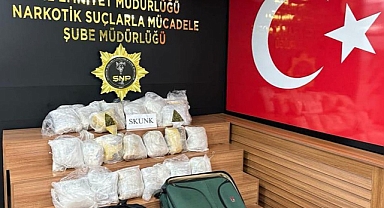 Urfa’da uyuşturucu satılarına bir darbe daha! Araçta ele geçirildi!
