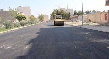 Viranşehir'de sıcak asfalt çalışması Karacadağ Caddesi ile devam etti