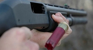 25 yıllık eşini öldürdü! Polise teslim oldu!