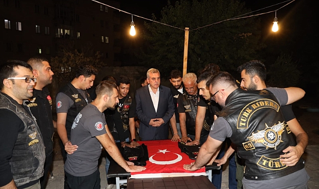 Başkan Beyazgül,Motor Tutkunlarıyla Bir Araya Geldi