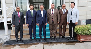 Başkan Salih Ekinci, Şanlıurfa Valisi Hasan Şıldak’ı makamında ağırladı