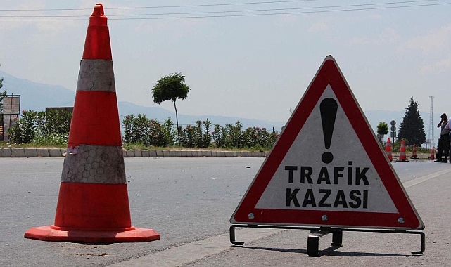 Otomobiller çarpıştı! 2 ölü, 5 yaralı!