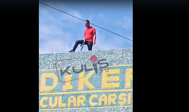 Şanlıurfa'da silahlı olay! Özdiker Çarşısının çatısına çıktı!
