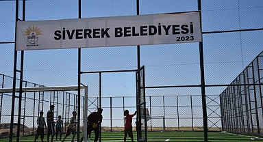 Siverek kırsal mahallelerine 15 yeni çim saha kazandırıldı