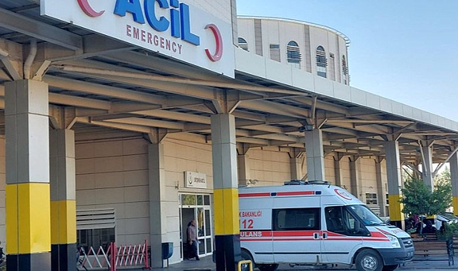 Urfa'da otomobil devrildi! 2'si çocuk çok sayıda yaralı var!
