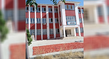 Urfalıların isot sevgisi okul bahçesine taştı!